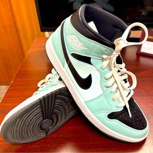 Jordan 1 mid (W11.5)